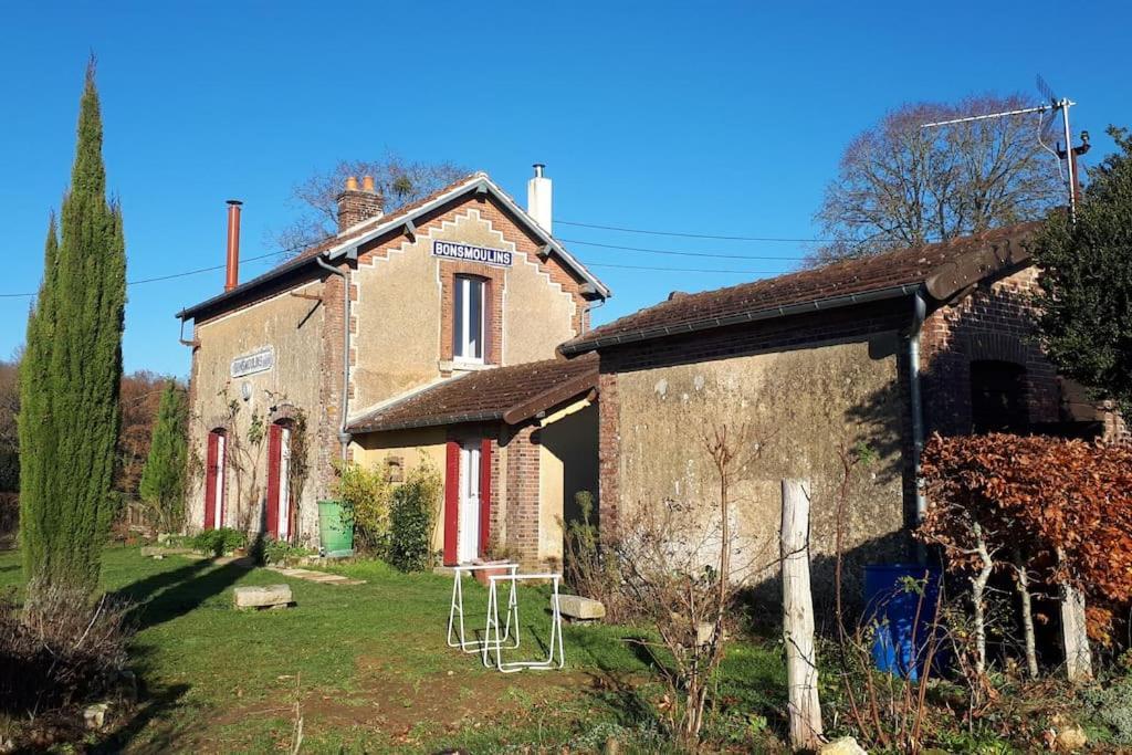 Charmante Ancienne Gare Halte Relais Bonsmoulins Zewnętrze zdjęcie